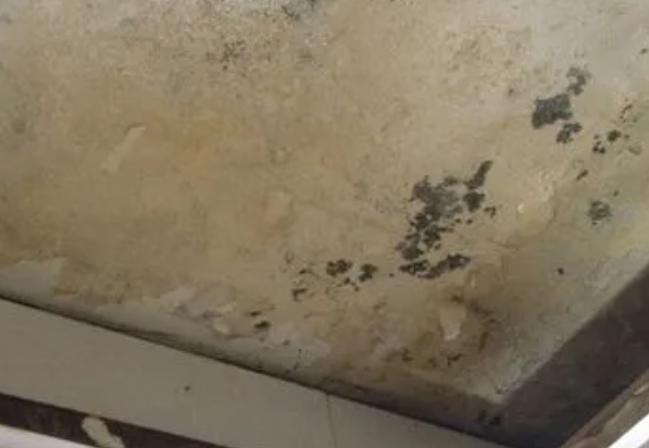 芙蓉阳台漏水维修公司分享下芙蓉卫生间渗水维修需要注意哪些问题。
